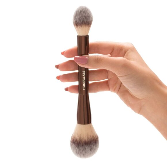 $21 OFF  ✅ Hourglass VEIL POWDER BRUSH Double Ended (Dual-Sided) ✨ NEW IN BOX - Picture 1 of 12